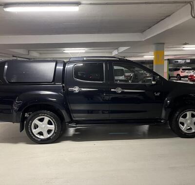 Isuzu D-Max 10