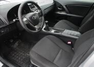 Toyota Avensis 18