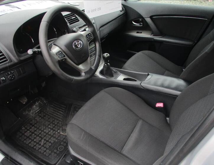 Toyota Avensis 18