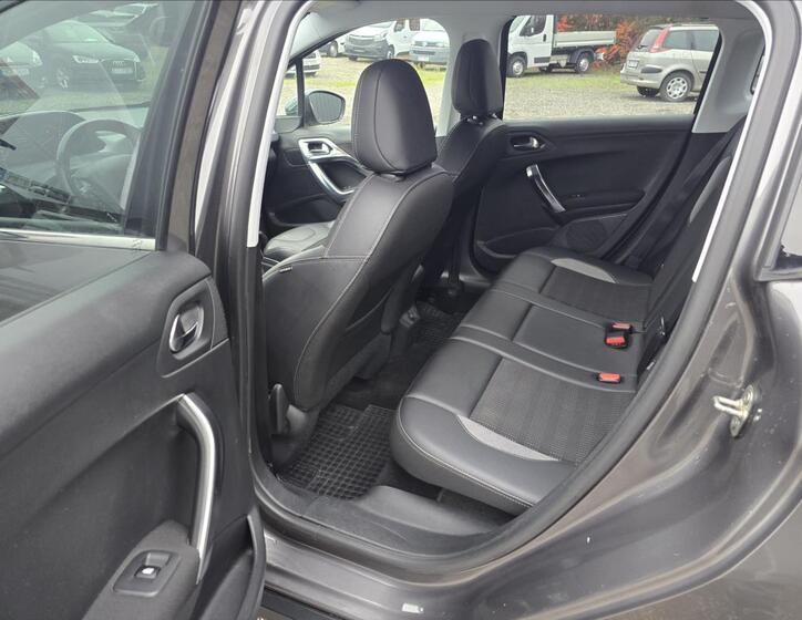 Peugeot 2008 10