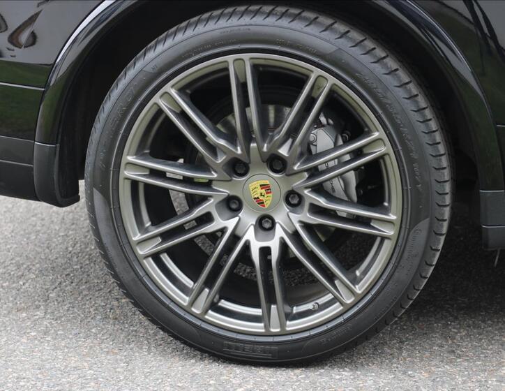 Porsche Cayenne 14