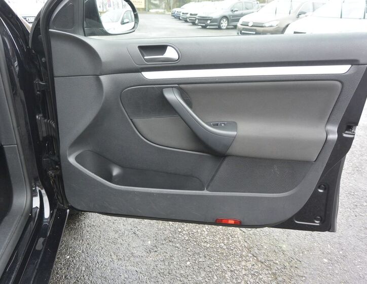 Volkswagen Golf 30