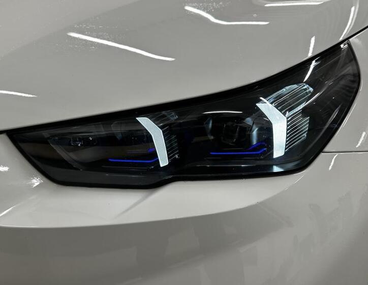 BMW M5 4