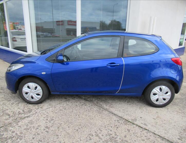 Mazda 2 8