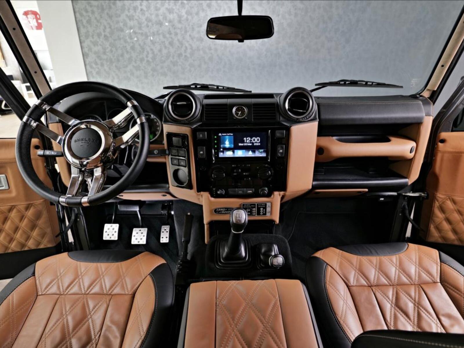 Land Rover Defender 13