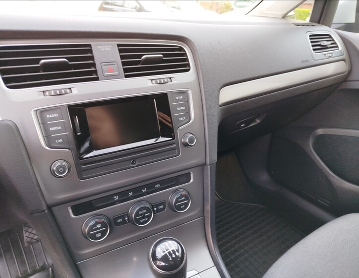 Volkswagen Golf 19