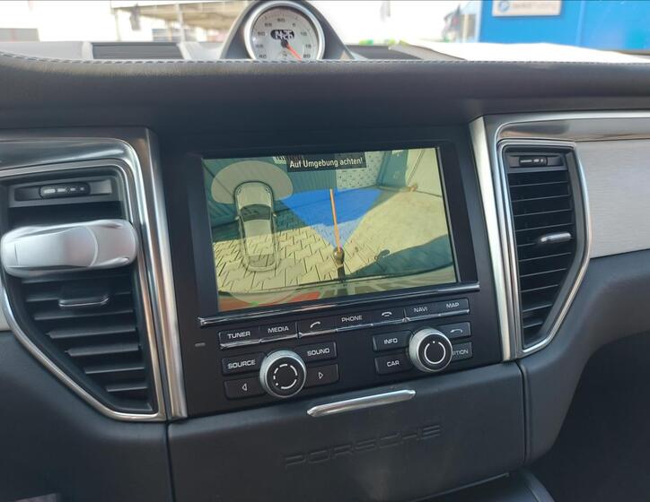 Porsche Macan 36