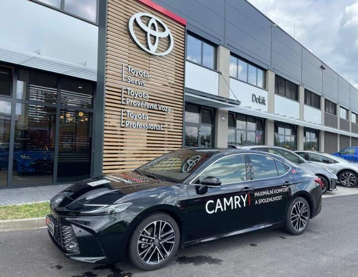 Toyota Camry 6