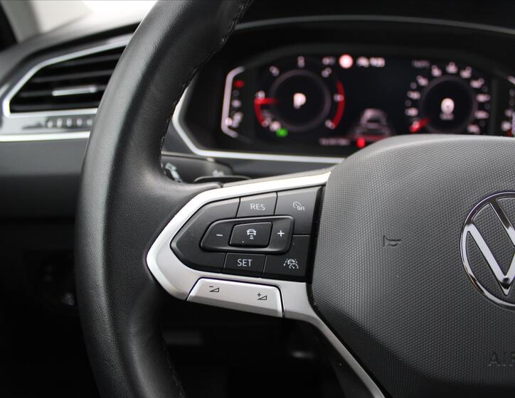 Volkswagen Tiguan 16