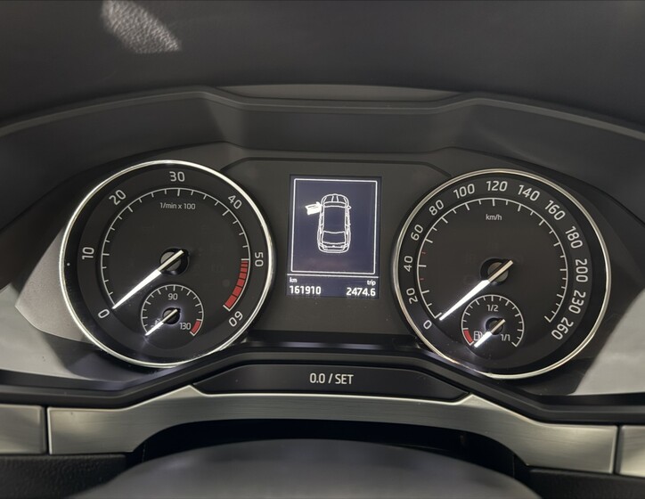 Škoda Superb 9