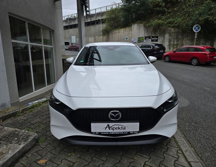 Mazda 3 8