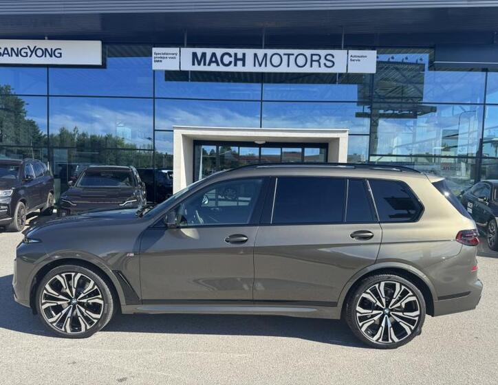 BMW X7 6