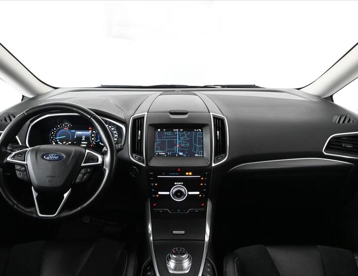 Ford Galaxy 12