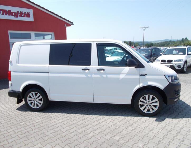 Volkswagen Transporter 9