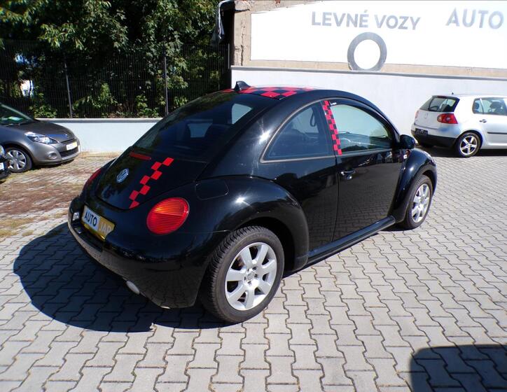 Volkswagen New Beetle 5