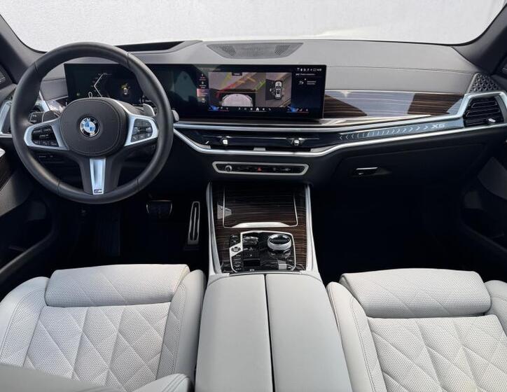 BMW X5 8