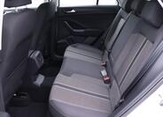 Volkswagen T-Roc 13
