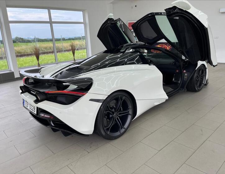 McLaren 720S 4