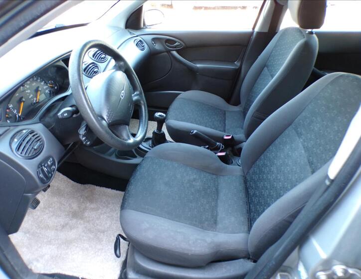 Ford Focus 12