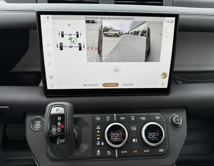 Land Rover Defender 19