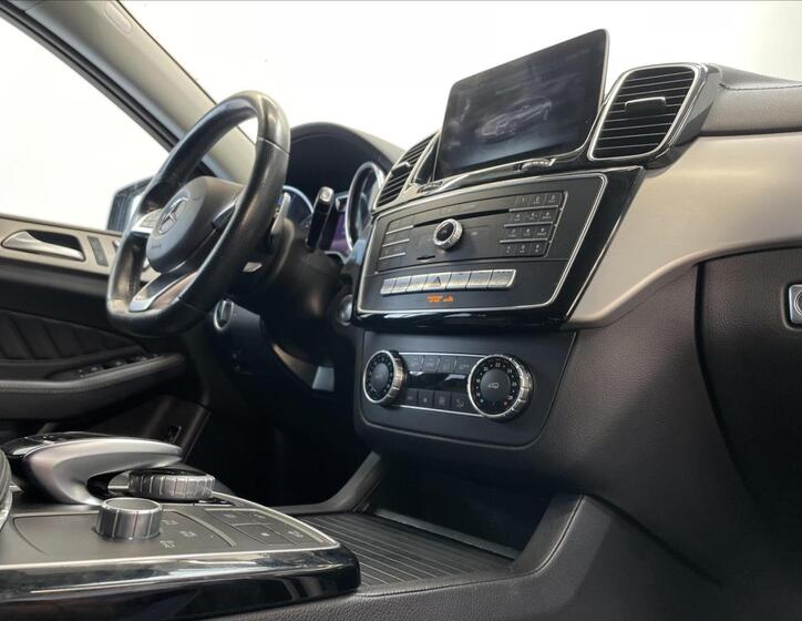 Mercedes-Benz GLE 16