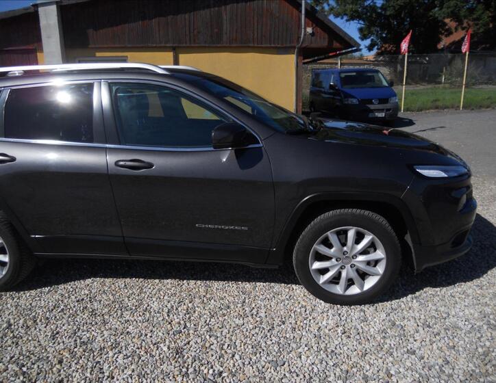 Jeep Cherokee 4
