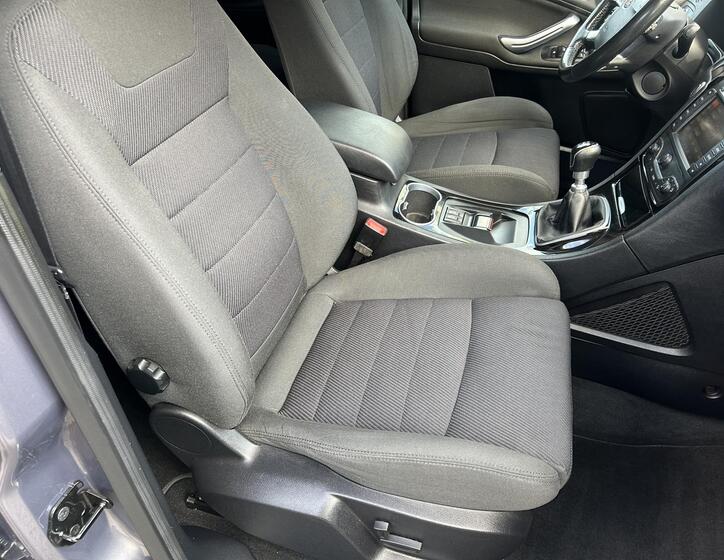 Ford Galaxy 38