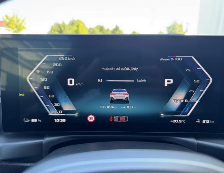BMW i4 10