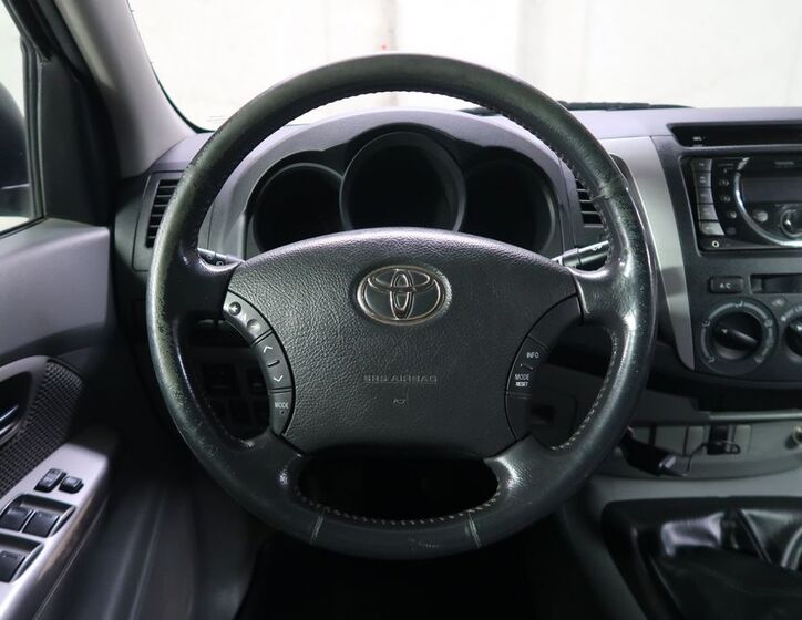 Toyota Hilux 14