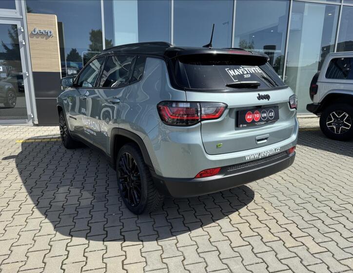 Jeep Compass 4