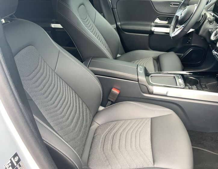 Mercedes-Benz GLB 6