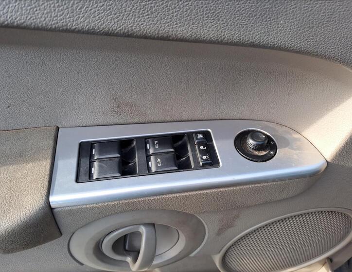 Jeep Commander 10