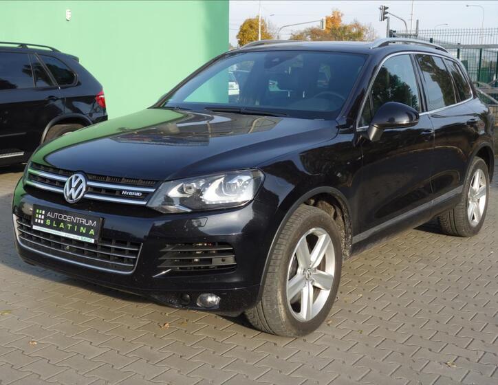 Volkswagen Touareg 1