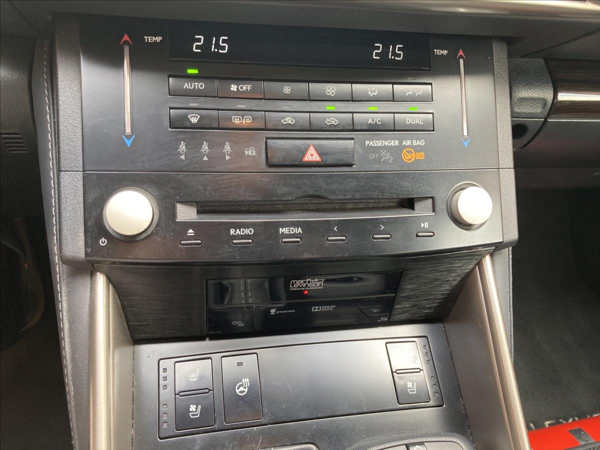 Lexus IS 300h