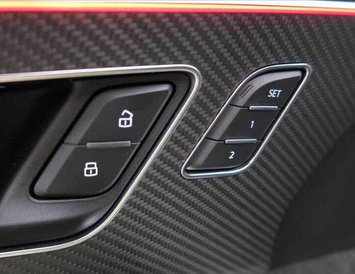 Audi RS Q8 17