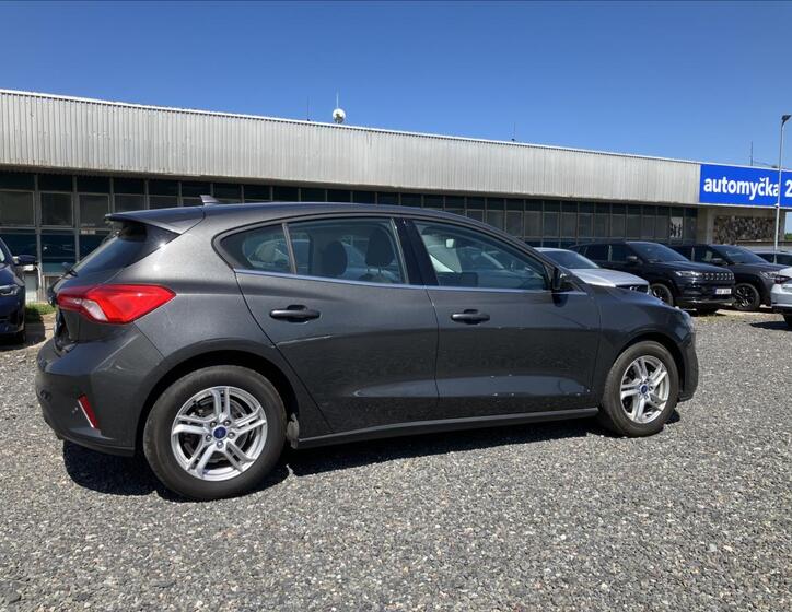 Ford Focus 6