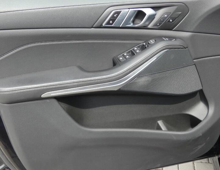 BMW X5 8