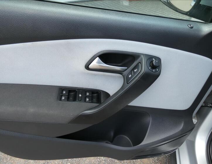 Volkswagen Polo 32