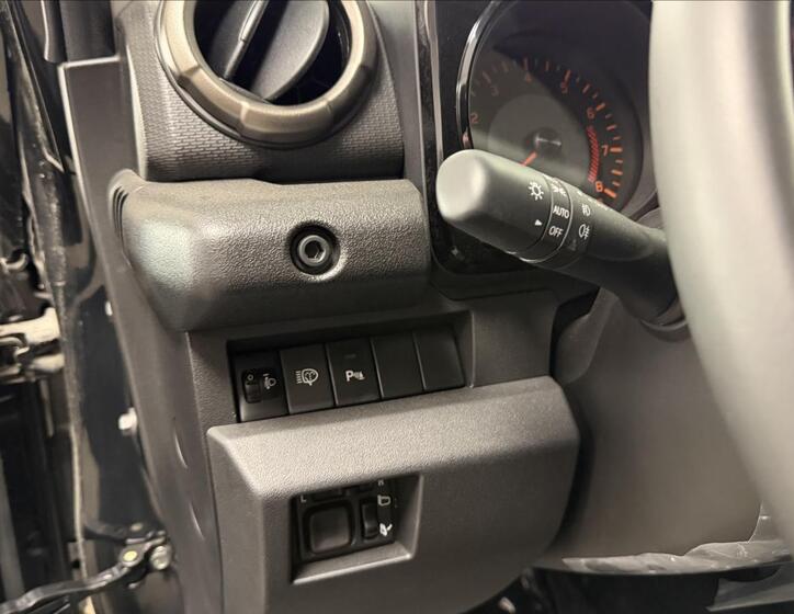 Suzuki Jimny 23