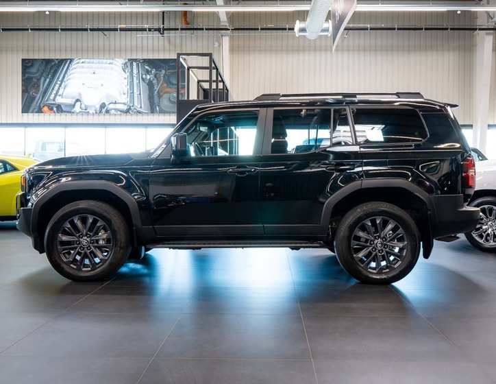 Toyota Land Cruiser 2