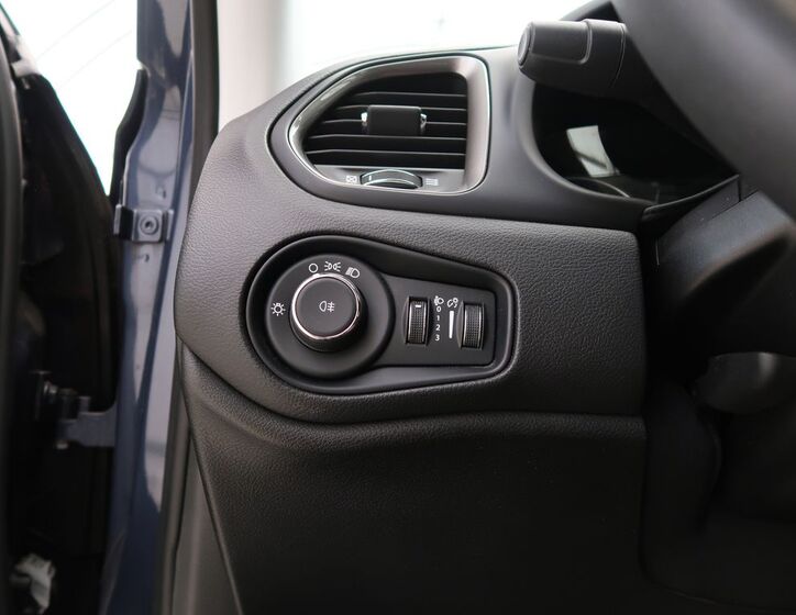 Jeep Renegade 16