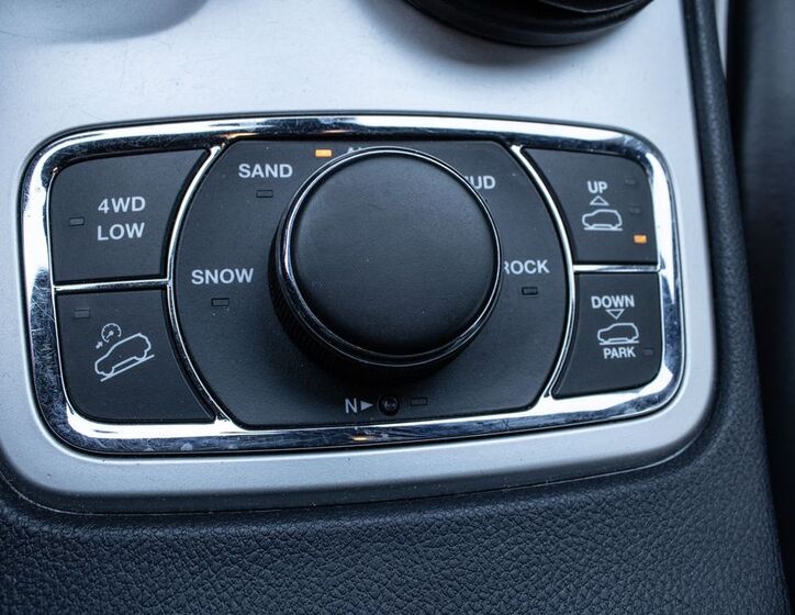 Jeep Grand Cherokee 23