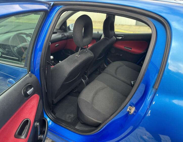Peugeot 206 12