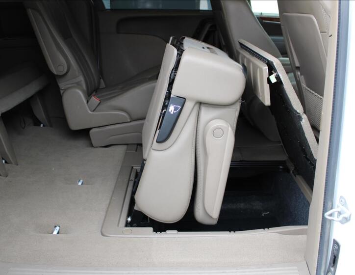 Chrysler Town & Country 41