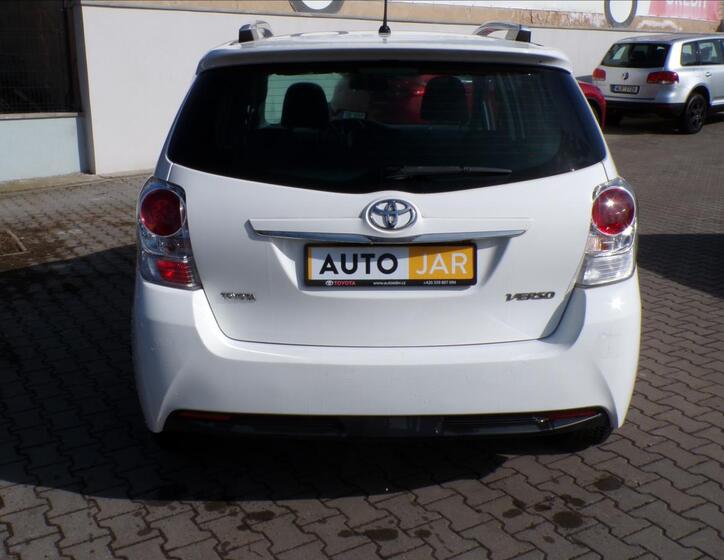 Toyota Verso 5