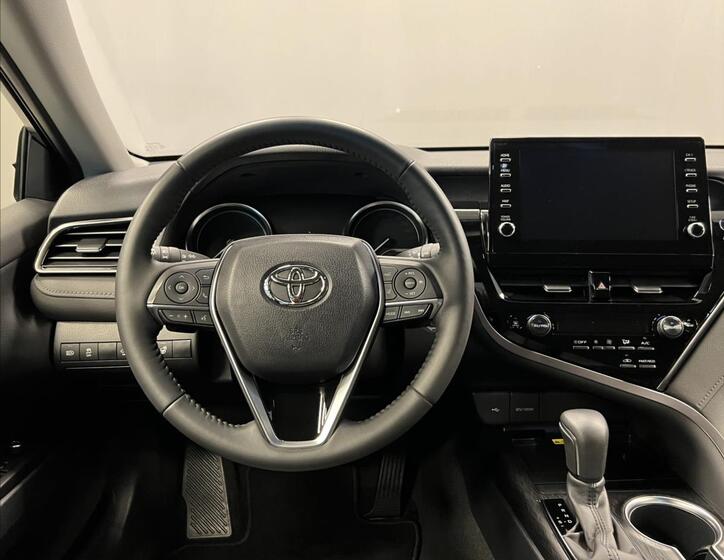Toyota Camry 5