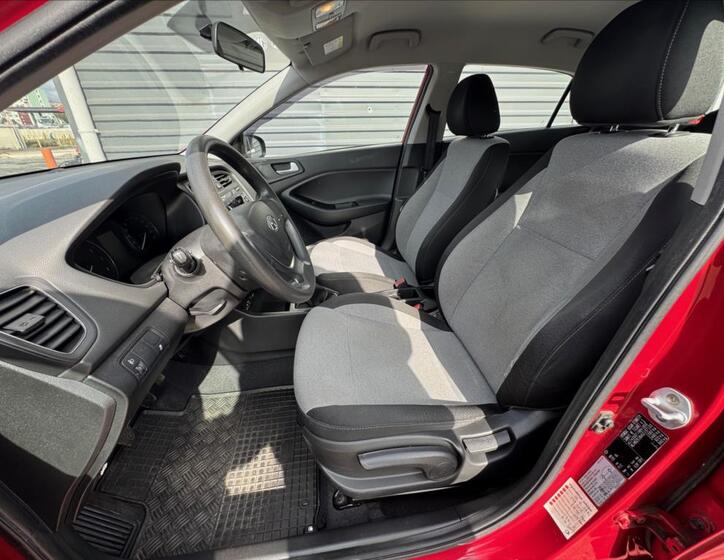 Hyundai i20 11