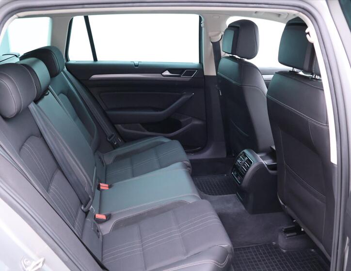 Volkswagen Passat 13