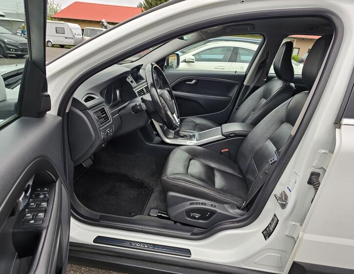 Volvo XC70 11
