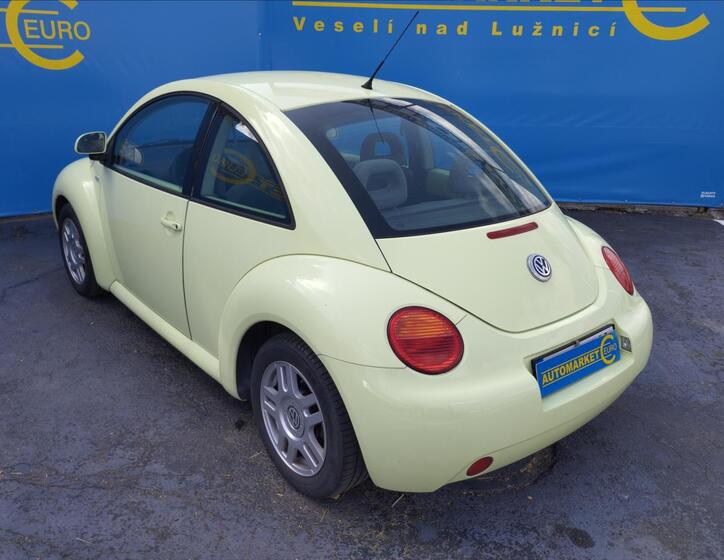 Volkswagen New Beetle 6